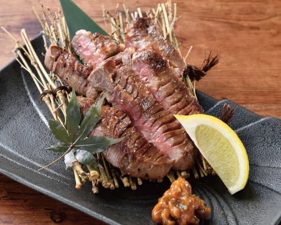 【プレミアム】厚切り牛タン炙り焼[Premium] grilled Thick-sliced Beef Tongue